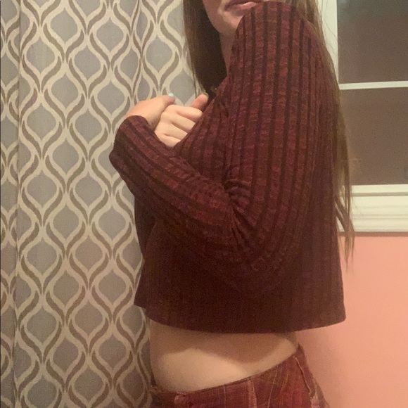 Cropped ribbed sweater - Picture 2 of 3